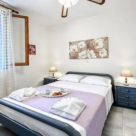 Lovely In Aghios Dimitrism * Riglia